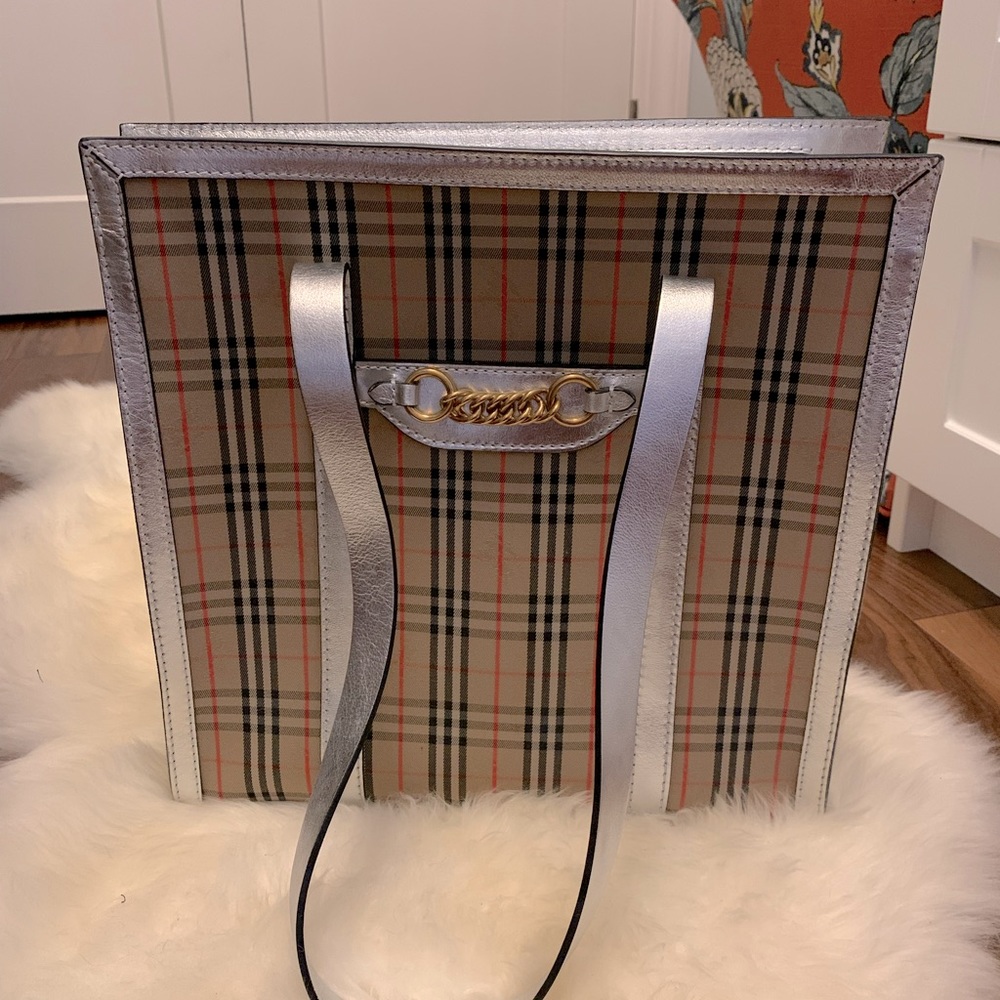 Burberry, Like New Knight Check Tote